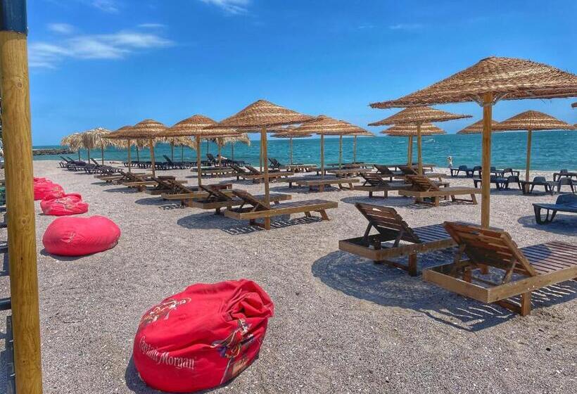 هتل At The American S