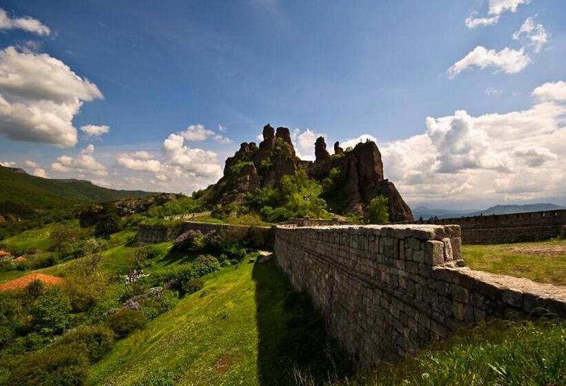 هتل Castle Cottage Bed & Breakfast