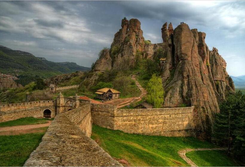 هتل Castle Cottage Bed & Breakfast