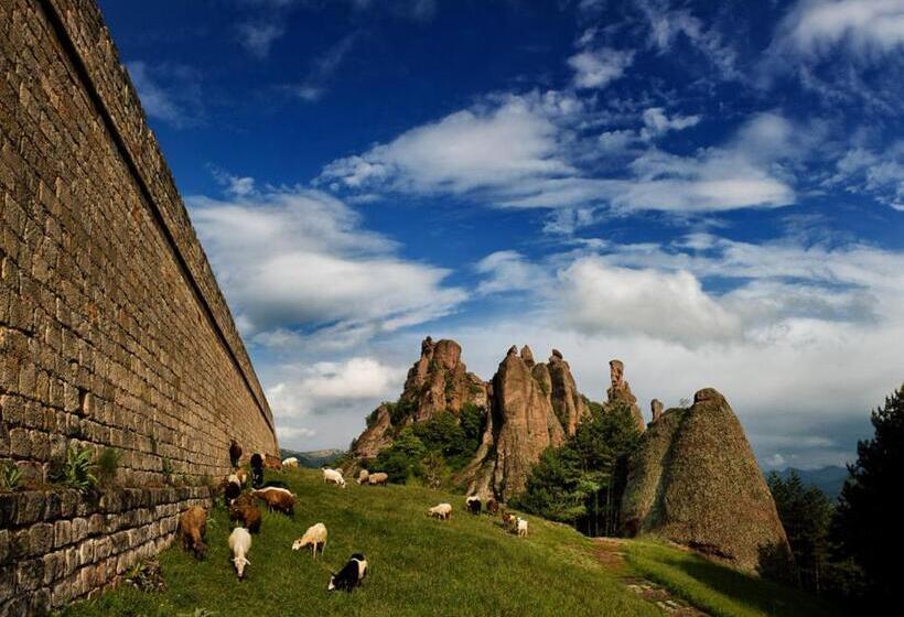 هتل Castle Cottage Bed & Breakfast