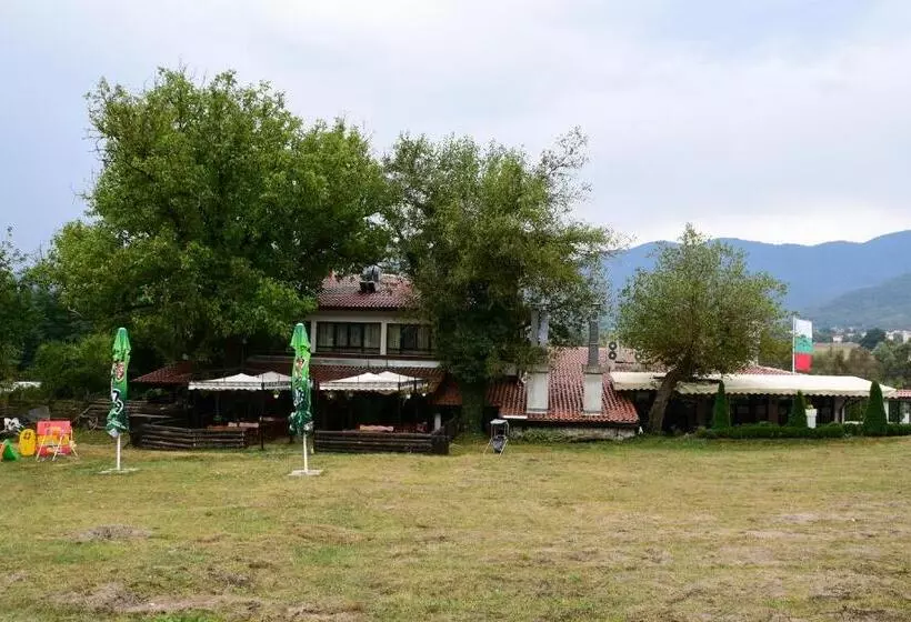 ホテル Complex Praveshki Hanove