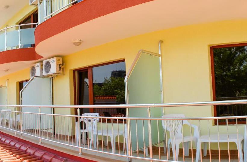 בית מלון כפרי Hostel Malibu