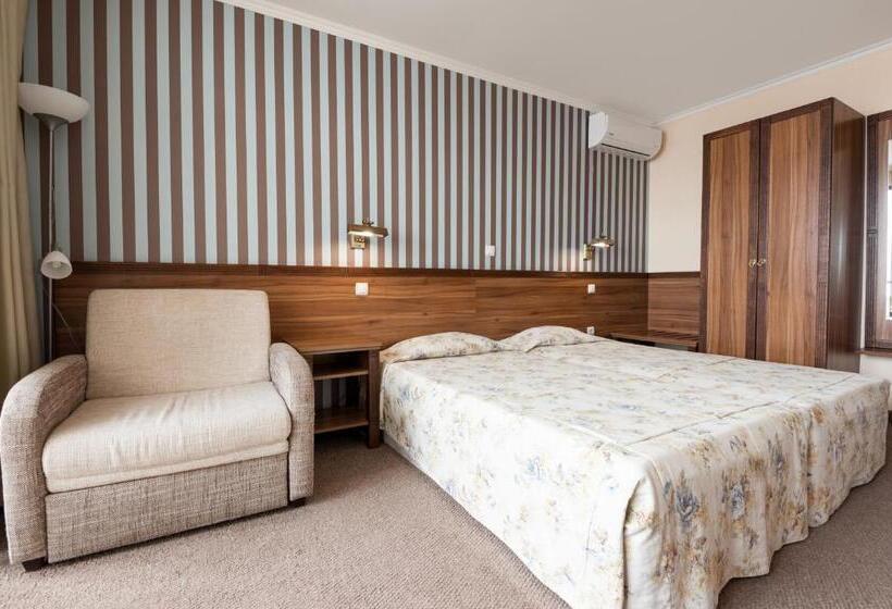 בית מלון כפרי Selena