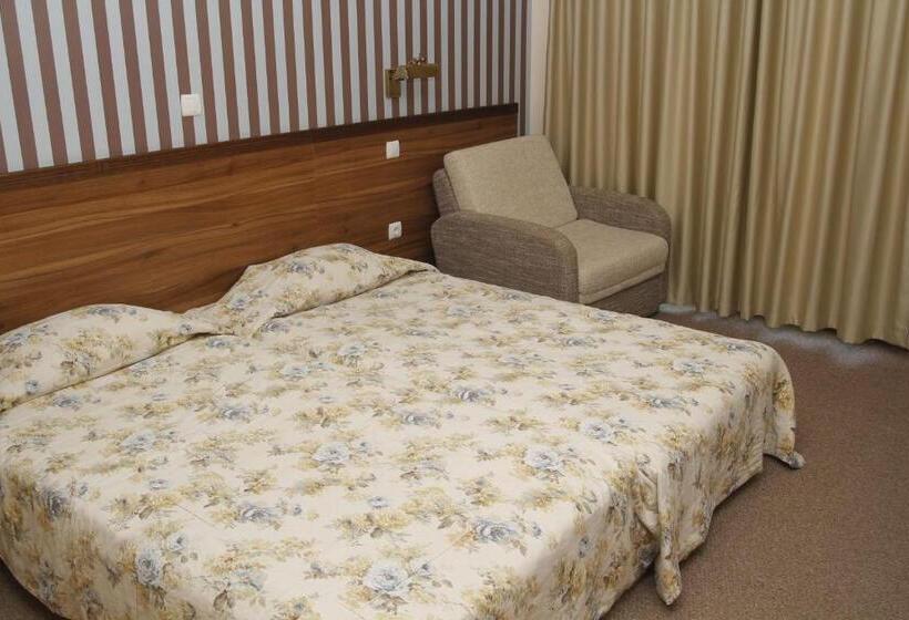 בית מלון כפרי Selena