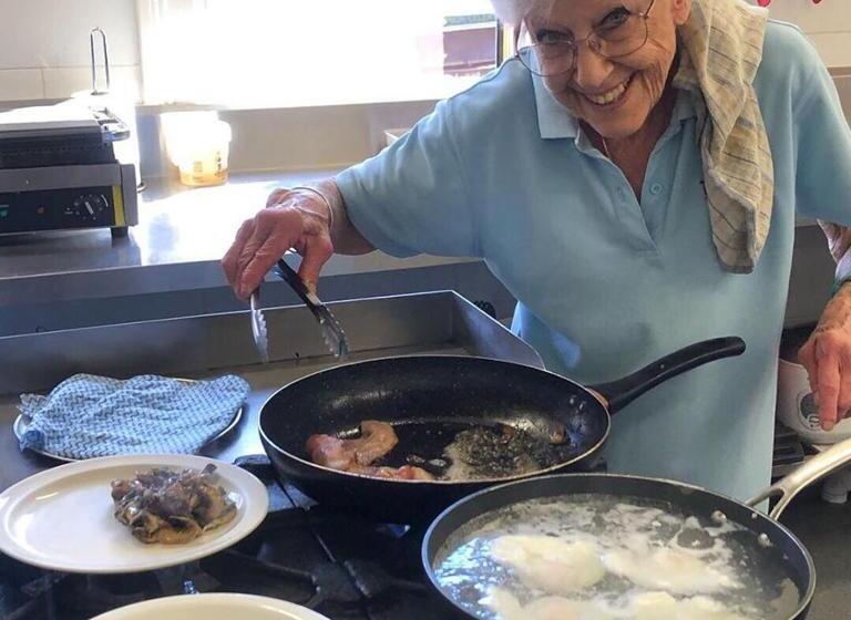 Ten Dollar Town Motel