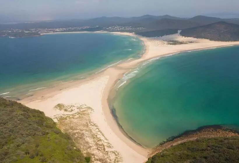 Retkeilymaja Samurai Beach Bungalows   Port Stephens Yha