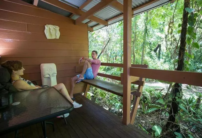 Retkeilymaja Samurai Beach Bungalows   Port Stephens Yha
