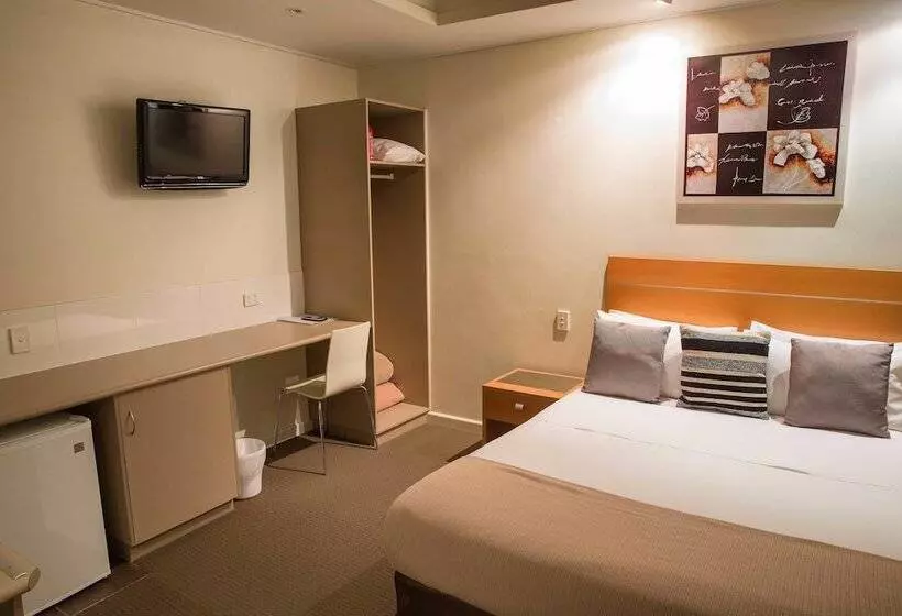 Burkes Hotel Motel