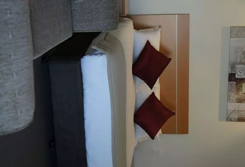 Burkes Hotel Motel