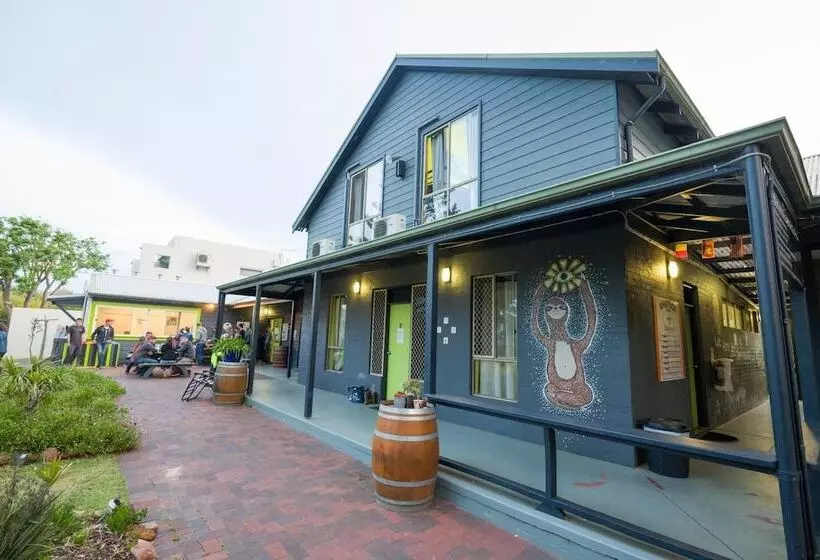 Dunsborough Beachouse Yha Hostel