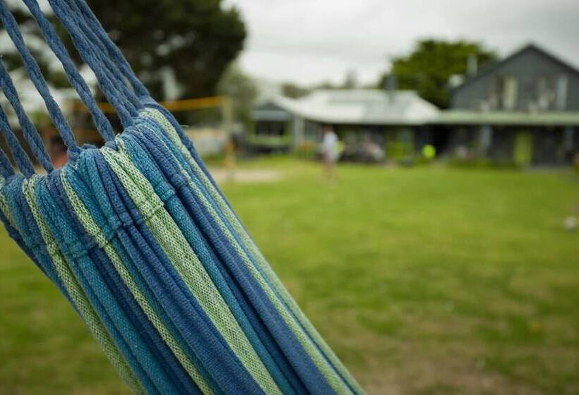 Dunsborough Beachouse Yha Hostel