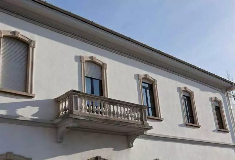 تختخواب و صبحانه Gio El Happiness Guest House