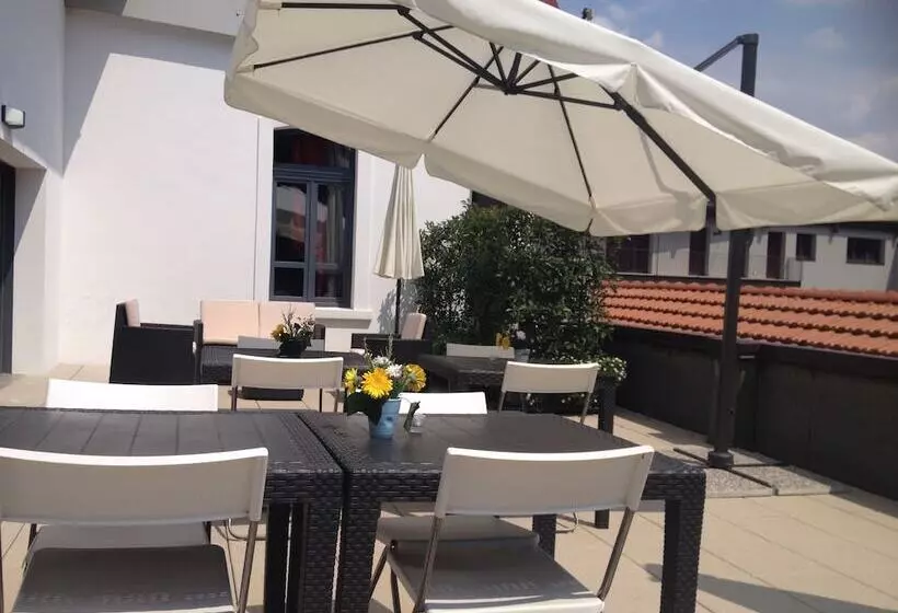 تختخواب و صبحانه Gio El Happiness Guest House