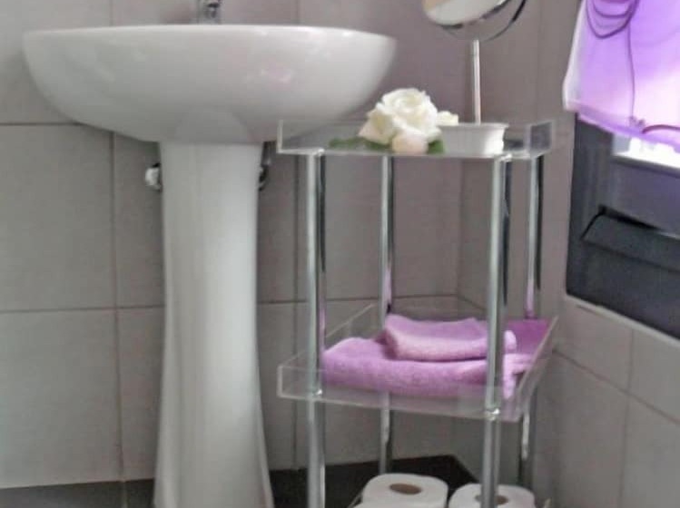 تختخواب و صبحانه Gio El Happiness Guest House