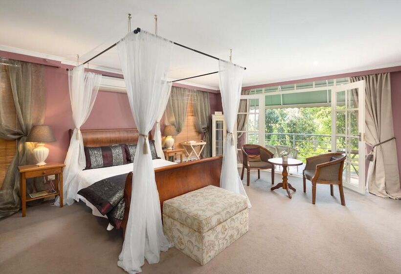 בית מלון כפרי The Castle  Villa By The Sea