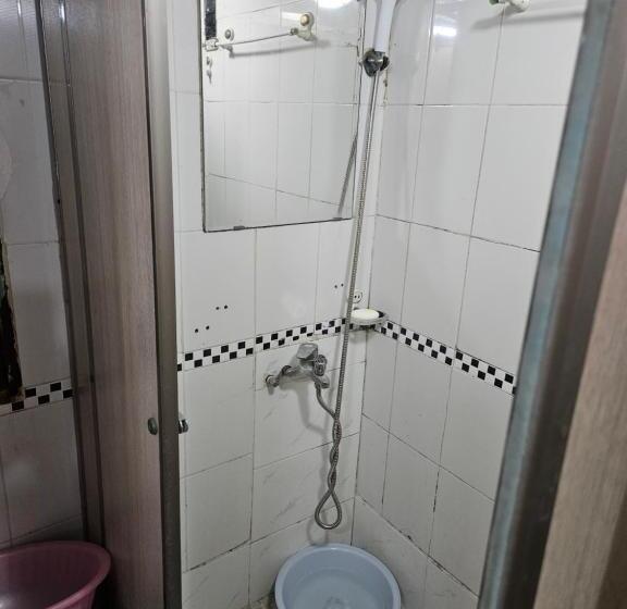 هاستل Mokhwatel