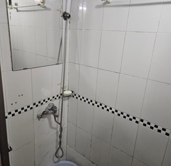 هاستل Mokhwatel