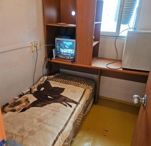 هاستل Mokhwatel