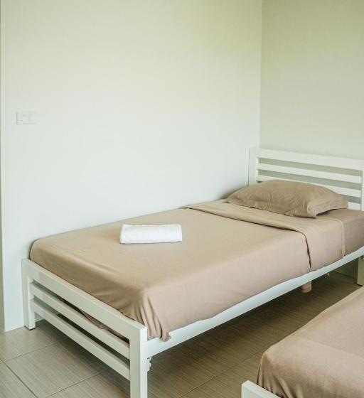 هاستل Zerozeroone