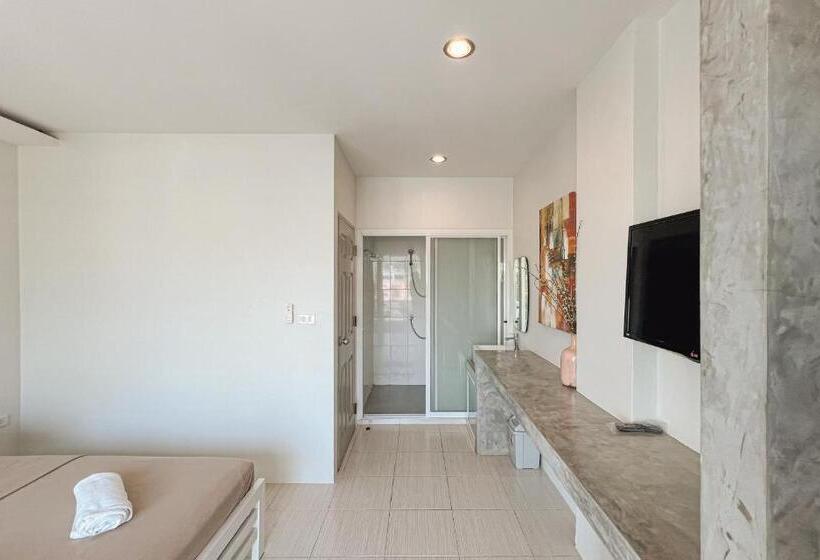 هاستل Zerozeroone