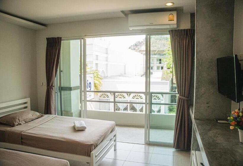 هاستل Zerozeroone