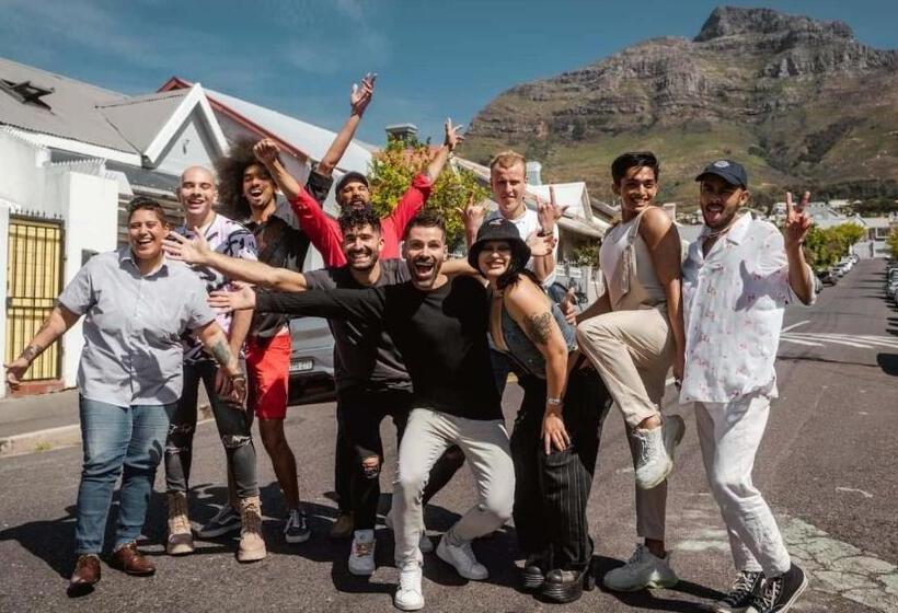 هتل Andrienne Lodge Cape Town