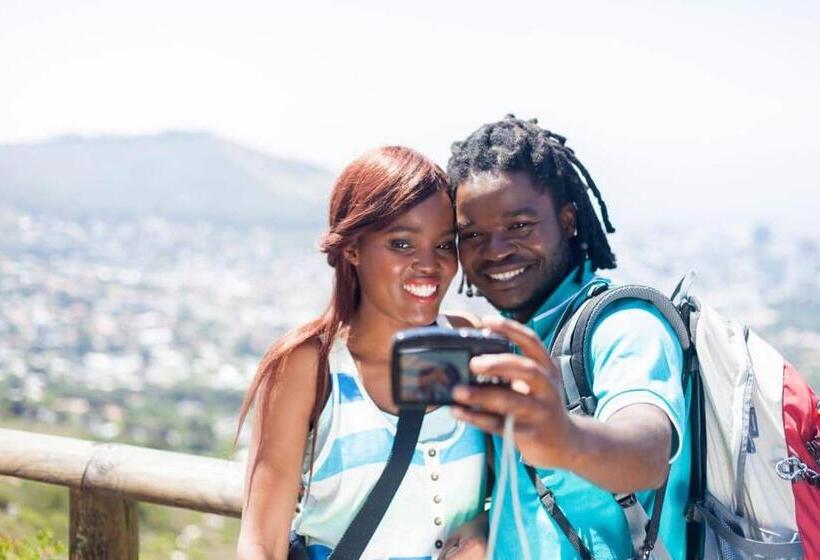 هتل Andrienne Lodge Cape Town