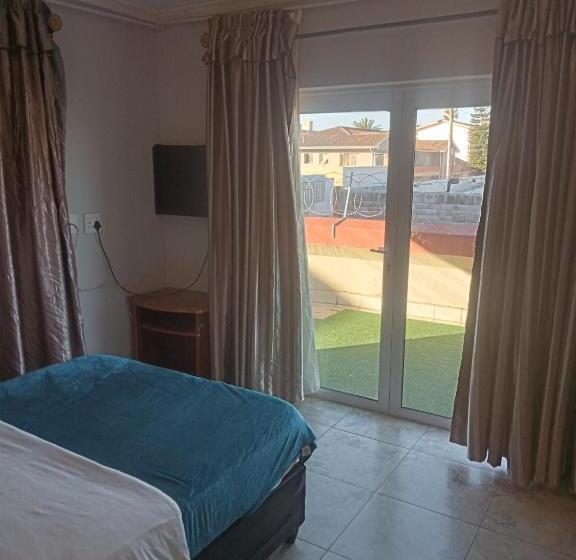 هتل Andrienne Lodge Cape Town