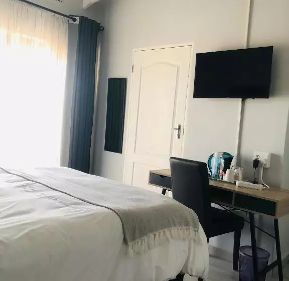 ペンション Elihle Guest House