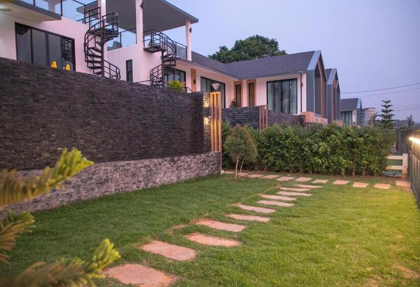 ペンション La Luna พูลวิลล่าเขาใหญ่