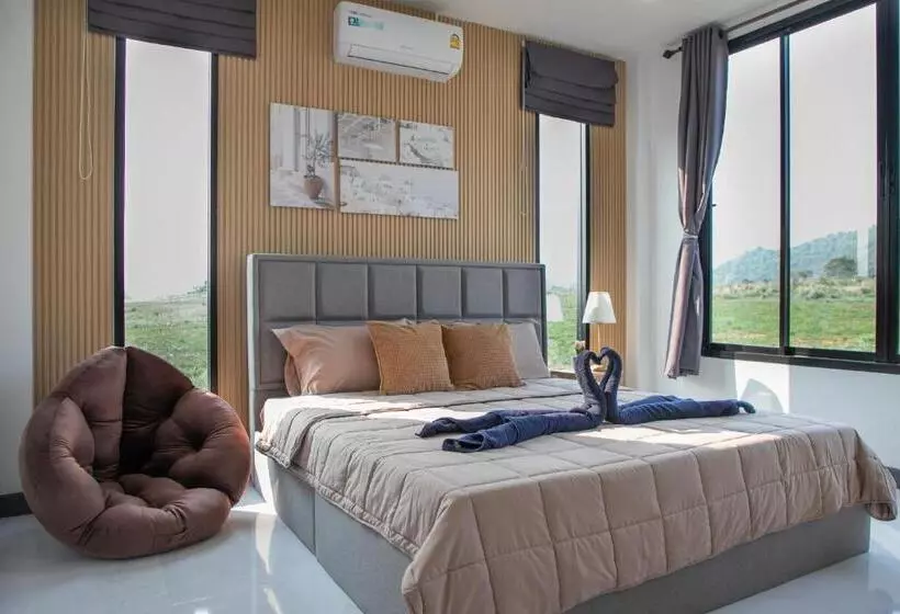 ペンション La Luna พูลวิลล่าเขาใหญ่