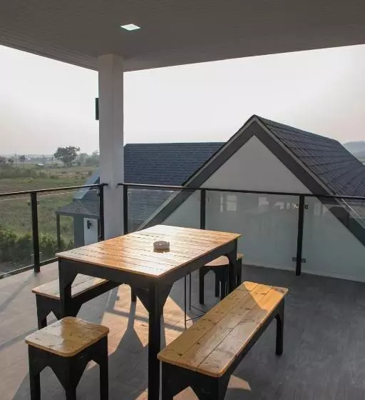 ペンション La Luna พูลวิลล่าเขาใหญ่