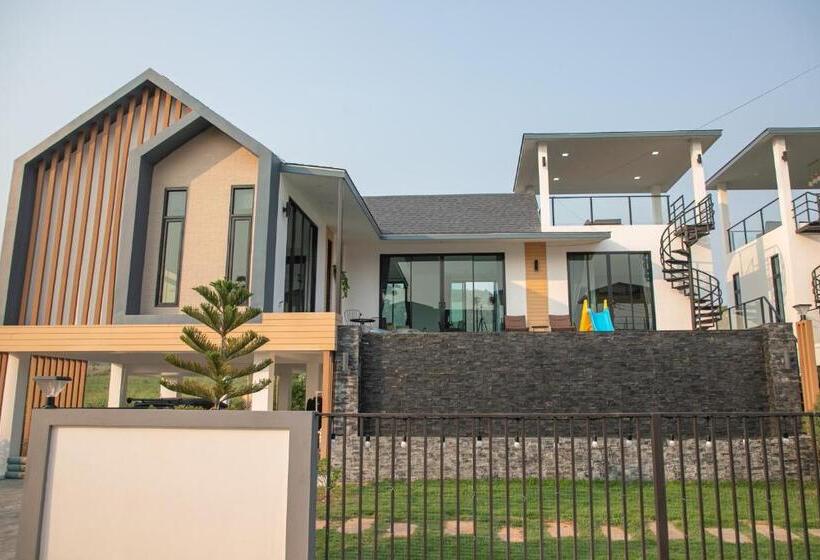 ペンション La Luna พูลวิลล่าเขาใหญ่