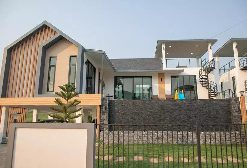 ペンション La Luna พูลวิลล่าเขาใหญ่