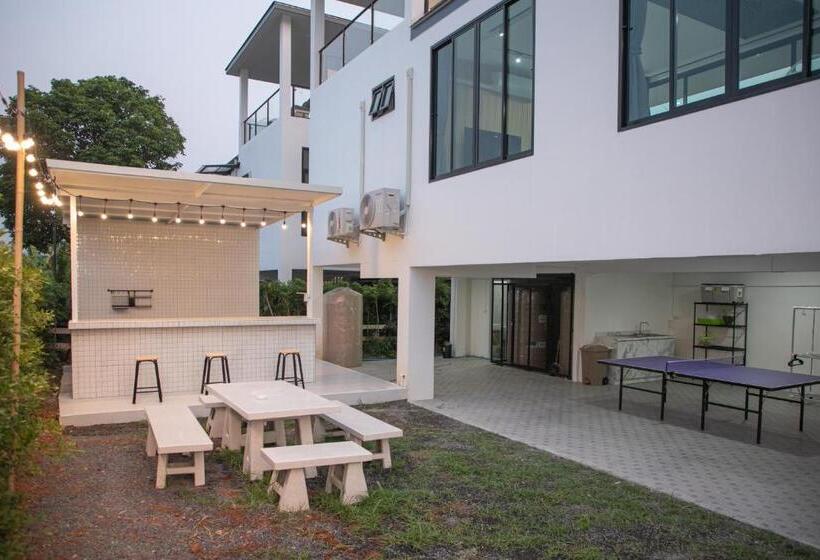 ペンション La Luna พูลวิลล่าเขาใหญ่