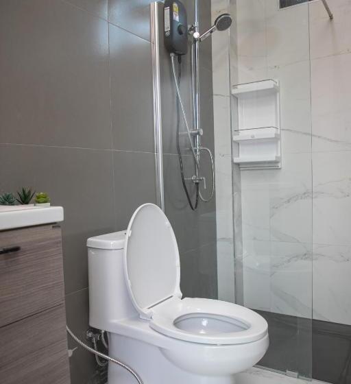 ペンション La Luna พูลวิลล่าเขาใหญ่