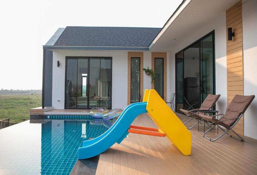 ペンション La Luna พูลวิลล่าเขาใหญ่