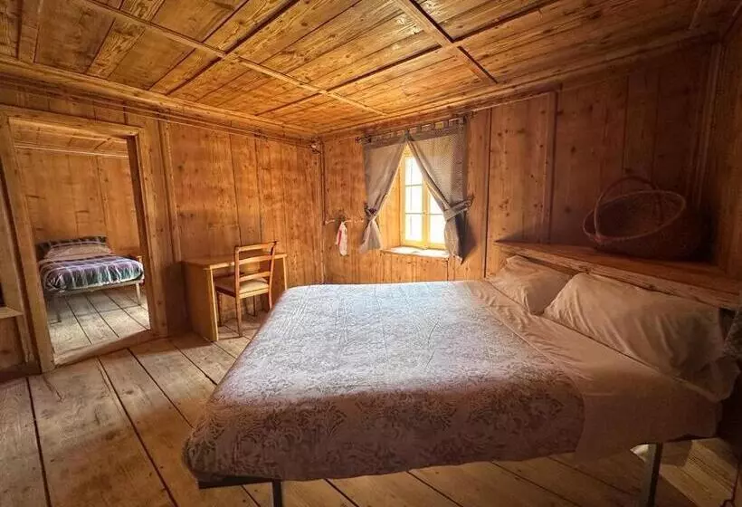 Retkeilymaja Locanda Teggiate
