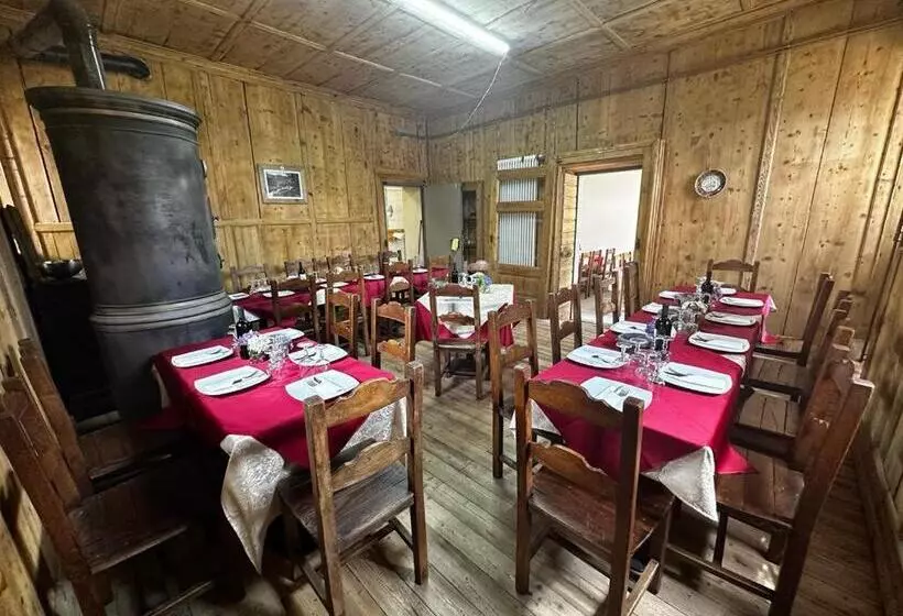 Retkeilymaja Locanda Teggiate