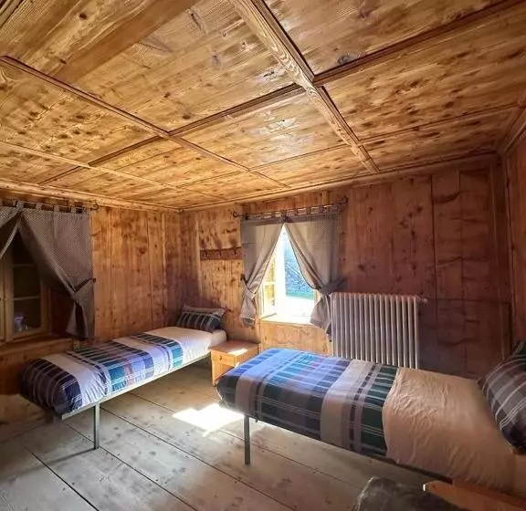Retkeilymaja Locanda Teggiate