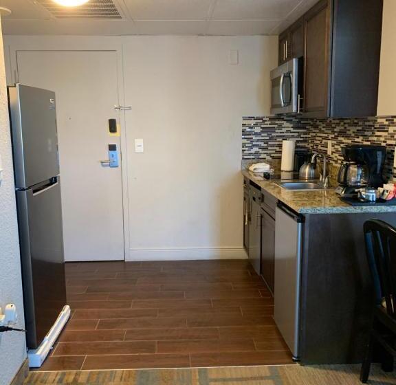 Great Location Studio Pool/lake View Orlando I Drive