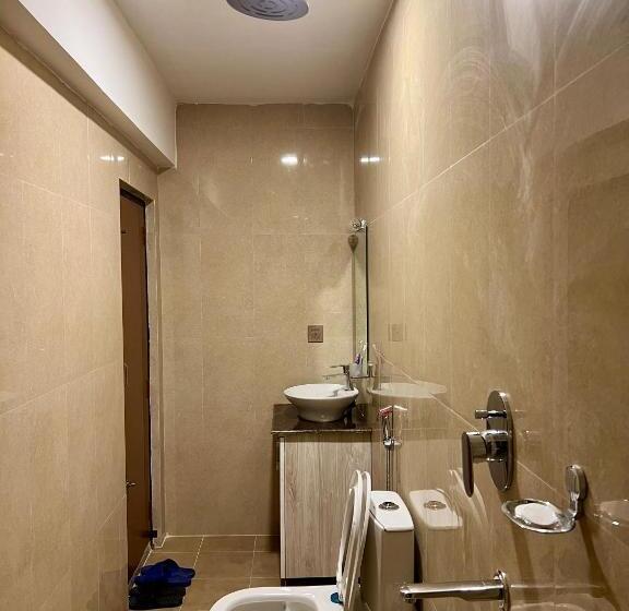 هتل Pine Tree Resort