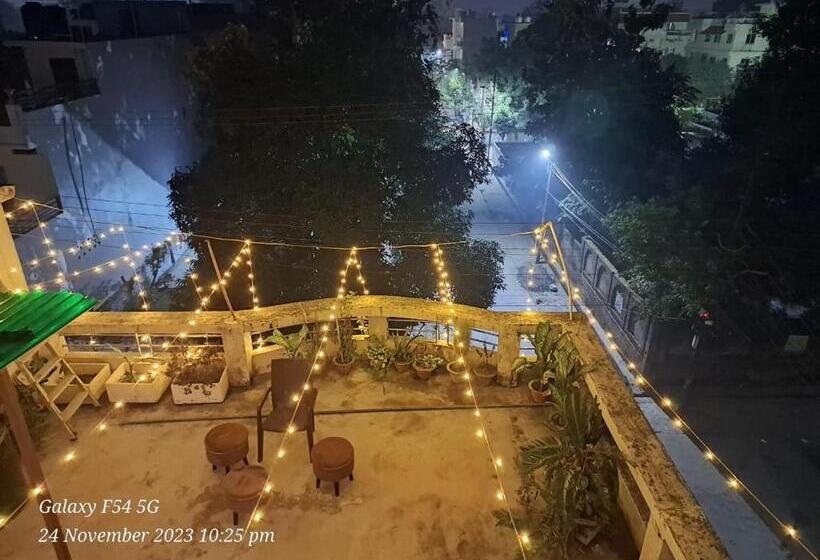 هتل Gorakhnath Guest House