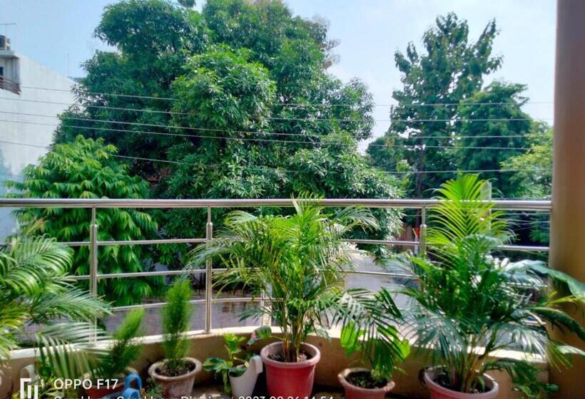 هتل Gorakhnath Guest House