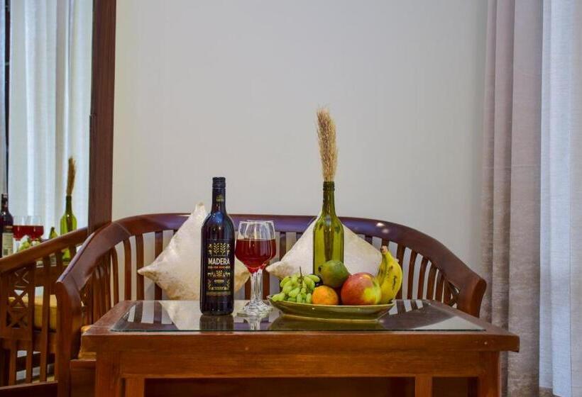 Отель Sonam Plaza