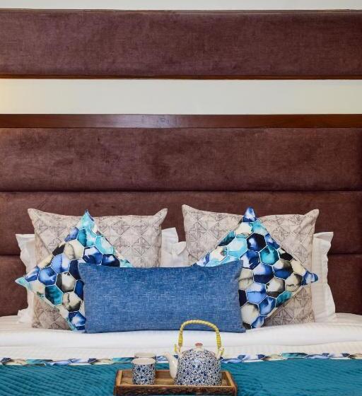 Отель Sonam Plaza