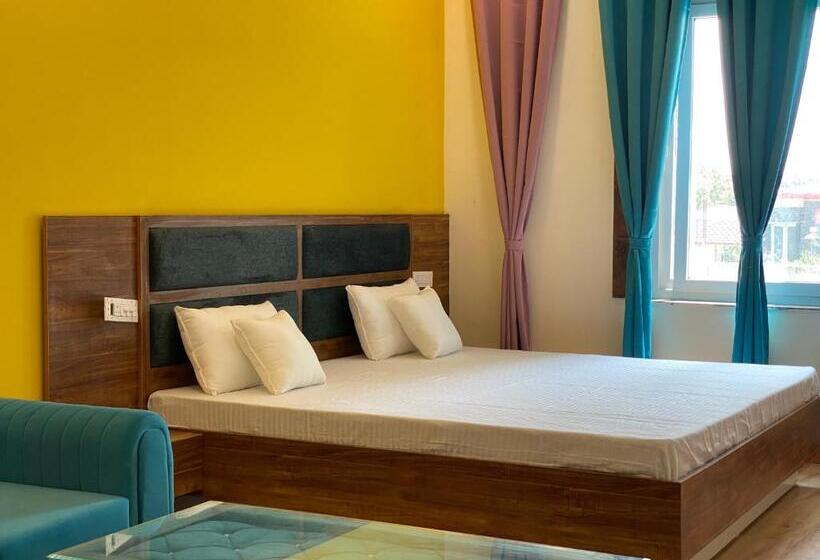 בית מלון כפרי The Shire Inn