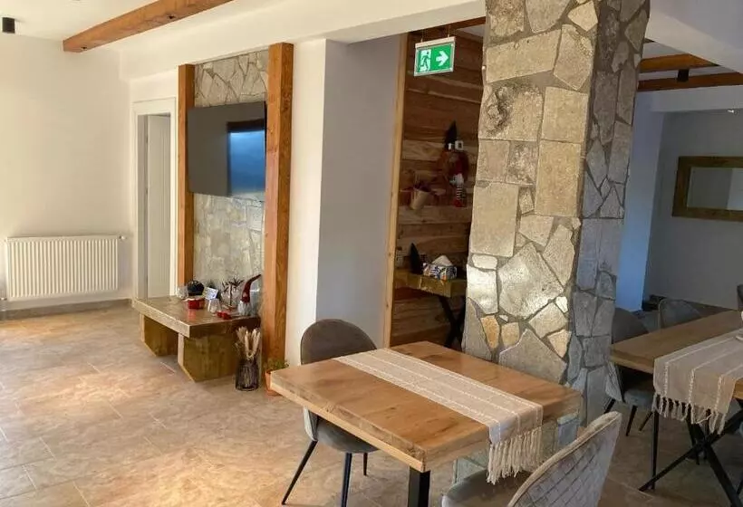 Hotelli Tiarra Mountain Lodge