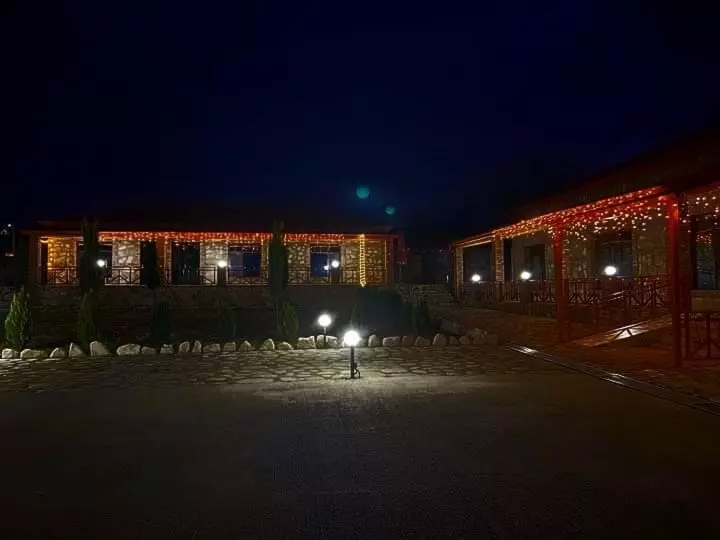 هتل Vachnadziani Wine Resort