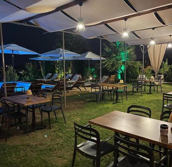 Mavi̇ Rota Buti̇k Otel